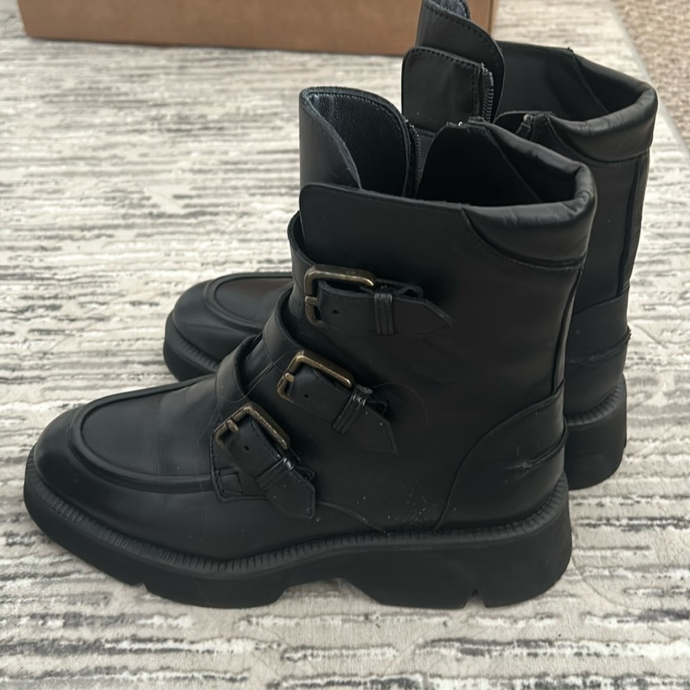 C La Canadienne Black Boots